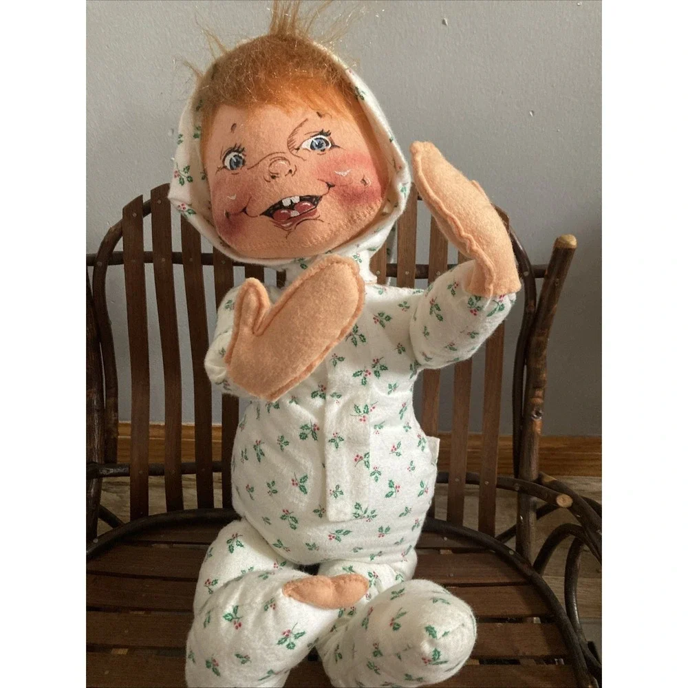 Annalee Child 1989 Child Sitting in Holly Patterned Outfit 12
